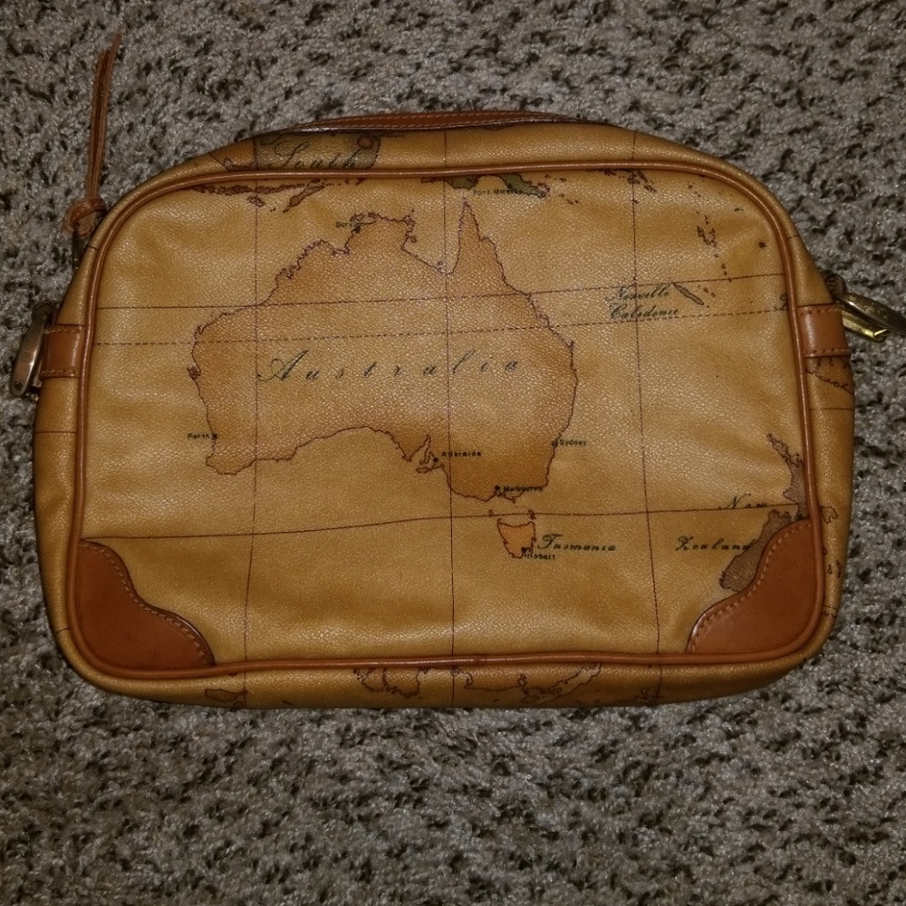 Alviero martini crossbody map purse